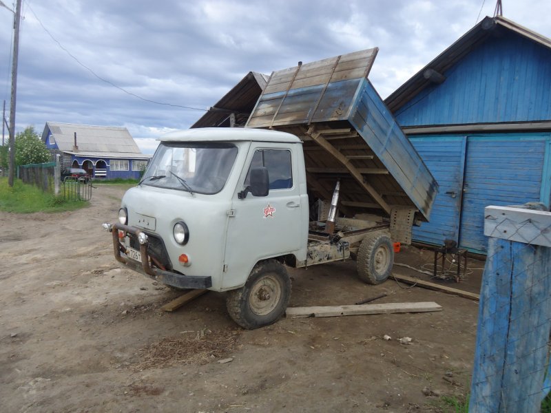 УАЗ головастик 3303 самосвал