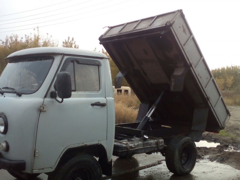 УАЗ головастик 3303 самосвал