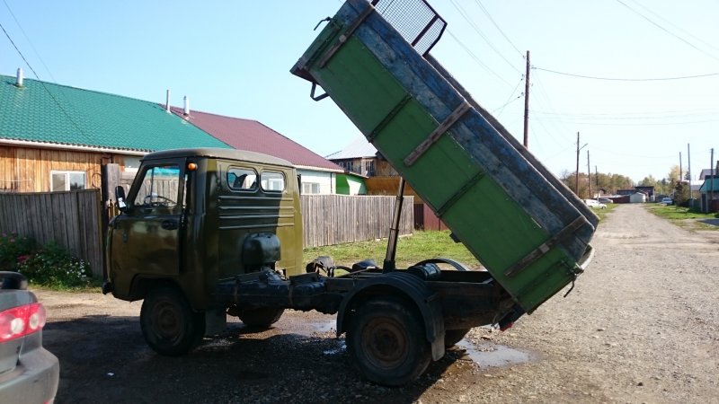 Бортовой УАЗ 3303 самосвал ГАЗ бензин