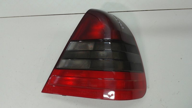 W124 задние фары exist