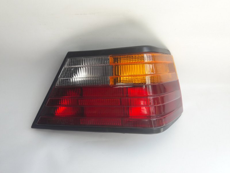 Фонарь Mercedes w124