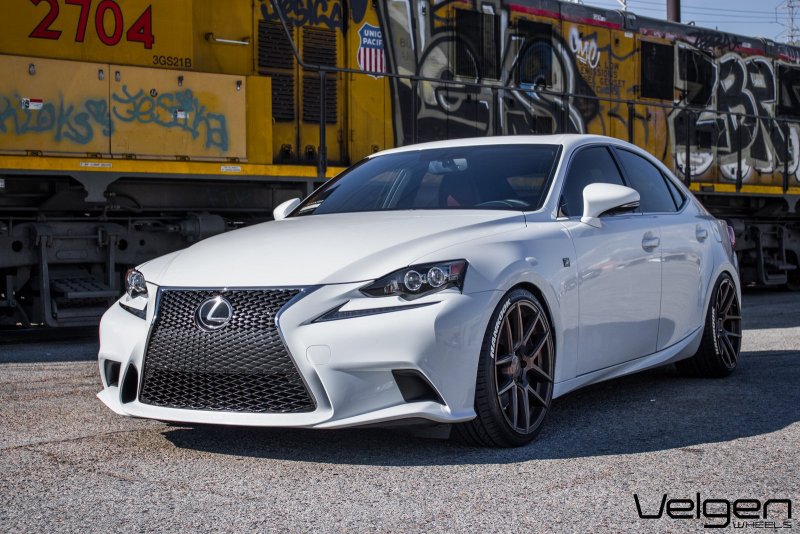 Лексус is 250 f Sport
