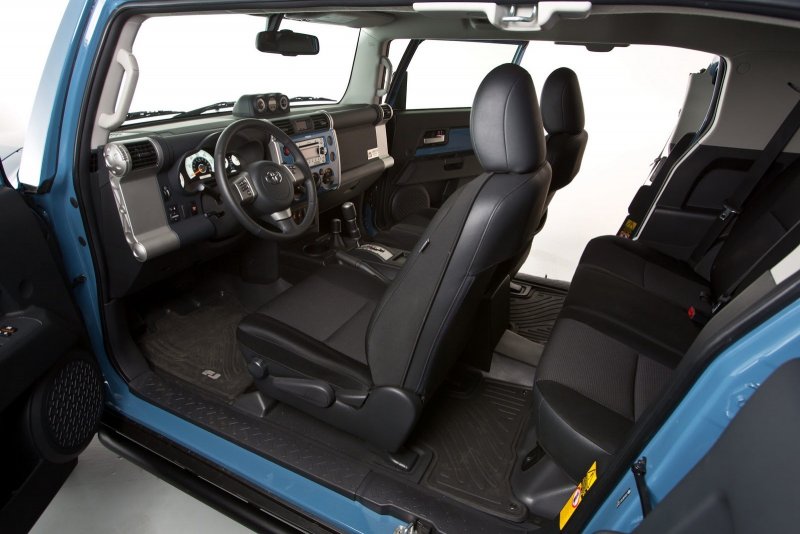 Toyota FJ Cruiser 2016 салон