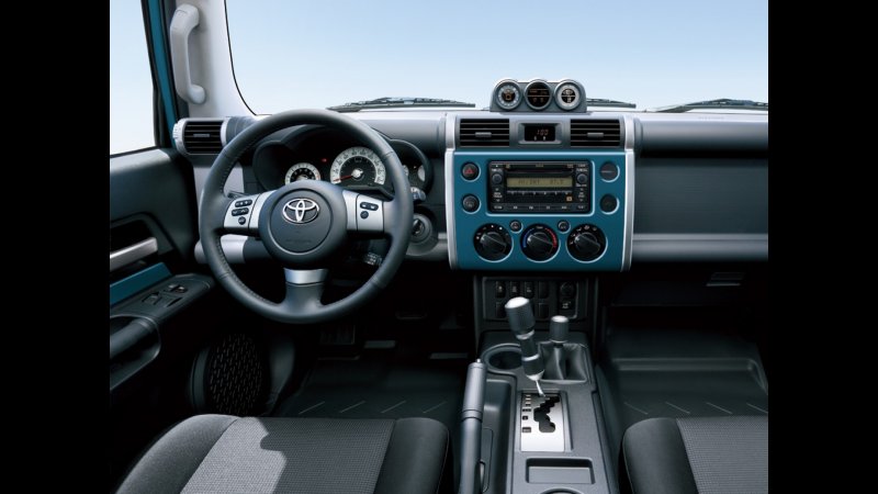 Toyota FJ Cruiser 2019 салон