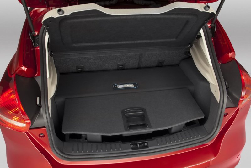 Ford Focus хэтчбек багажник