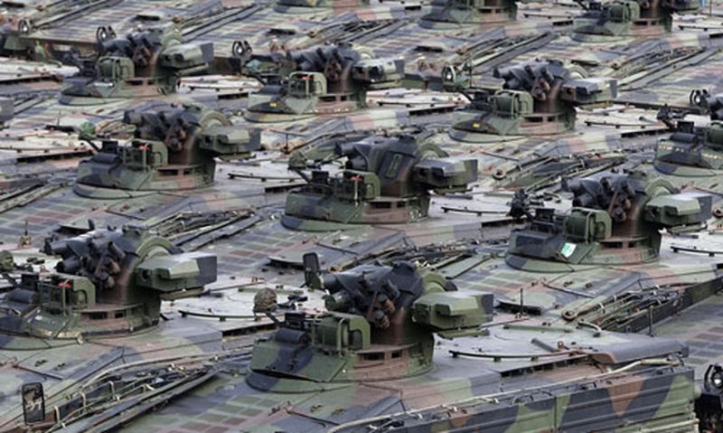 Много военной техники