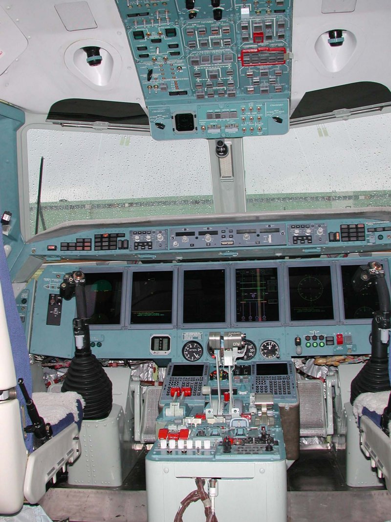 Бе-200 кабина пилотов