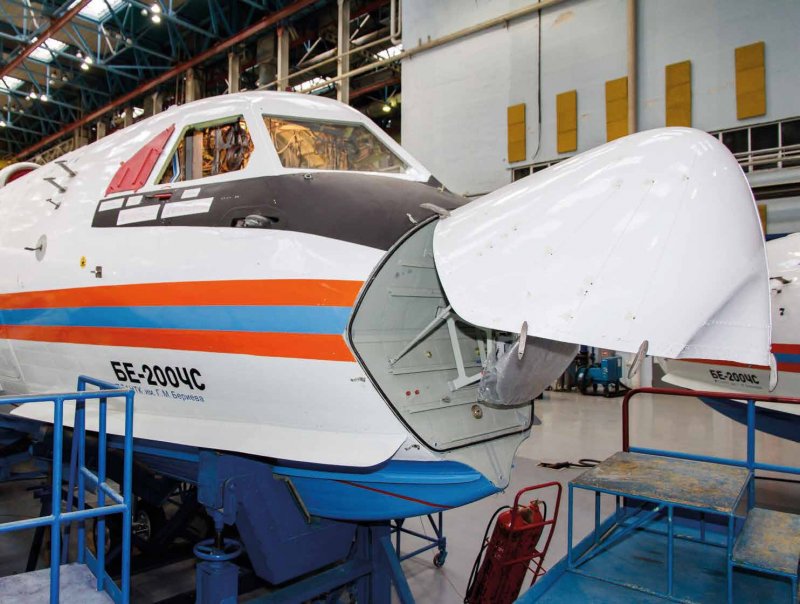 Самолеты-амфибии бе-200чс кабина