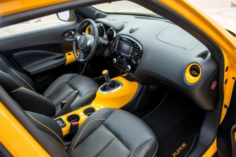 Nissan Juke 2015 салон