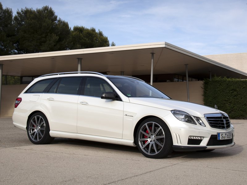 Mercedes e212 AMG универсал