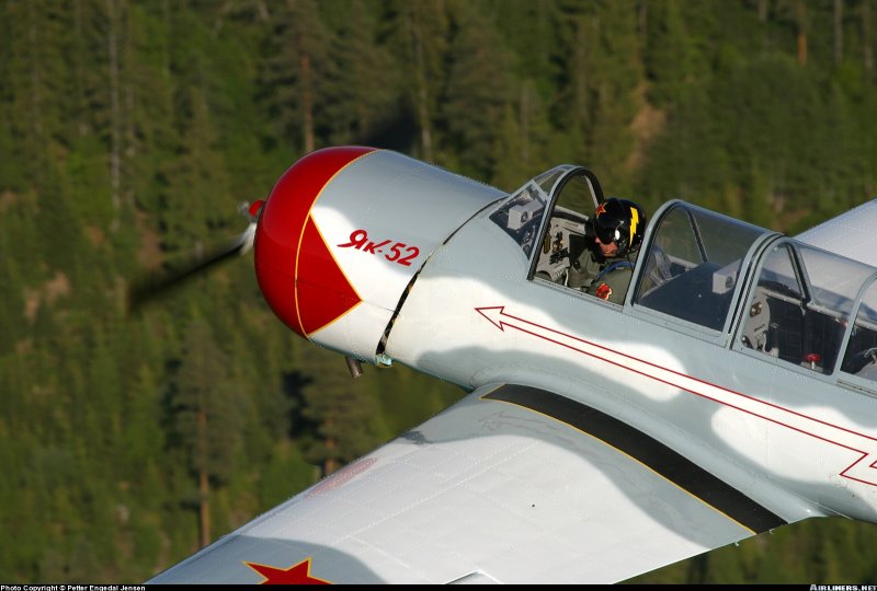 Як-40 пассажирский самолёт