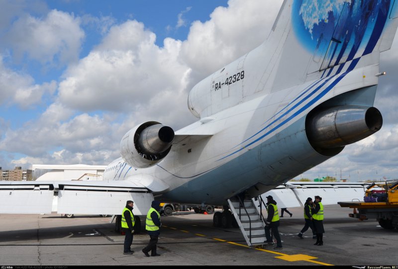 Zlin 142 пилотаж