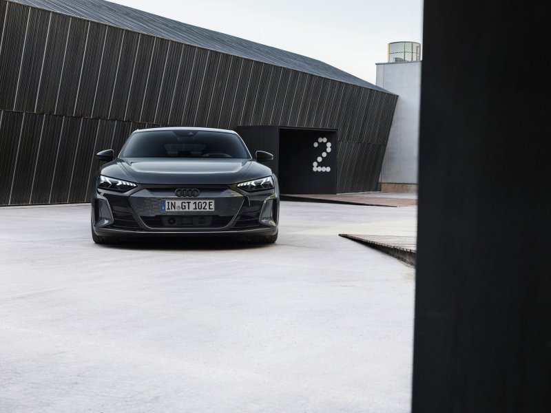 Ауди РС Е трон gt 2021