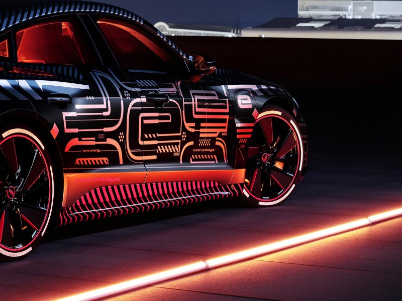 Ауди РС Е трон gt 2021