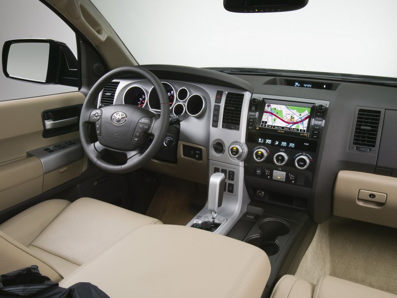 Toyota Sequoia 2 салон