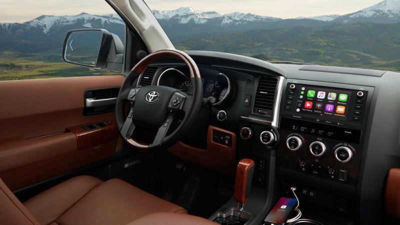 Toyota Sequoia 2020 салон