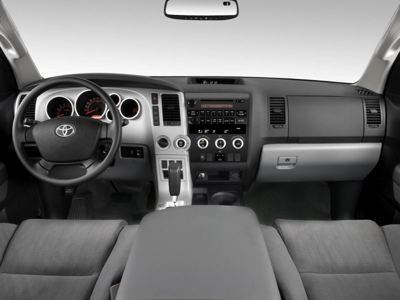 Toyota Sequoia sr5 салон