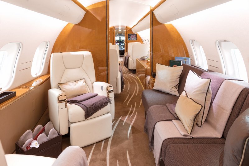 Самолет Bombardier 6000 салон