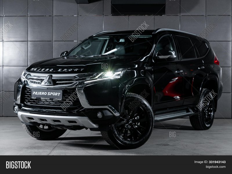 Pajero Sport 2019 черный