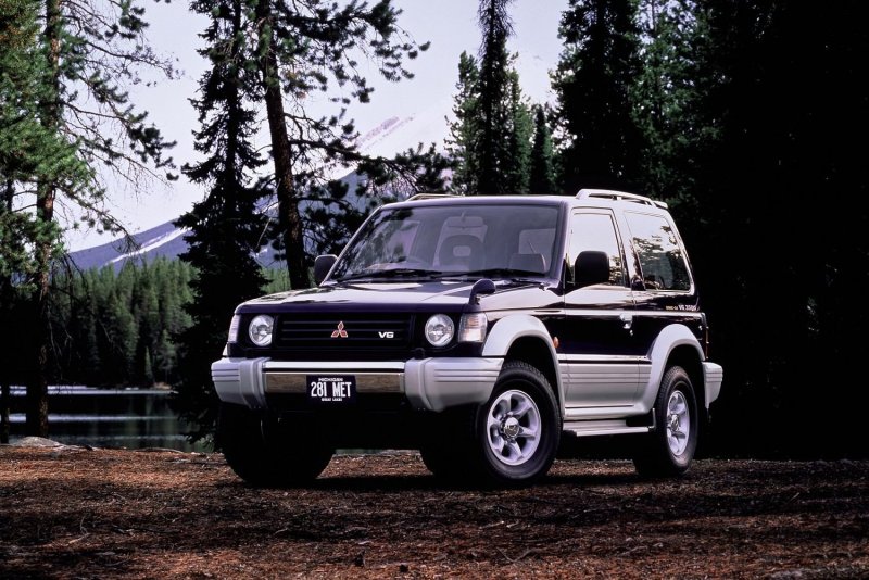 Mitsubishi Pajero 2
