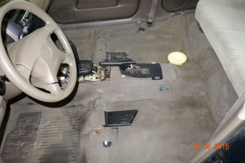 Mazda 323 Interior