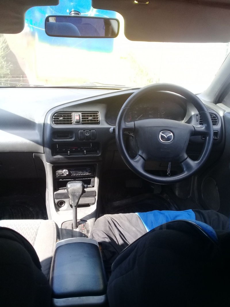 Mazda familia 2003 хэтчбек
