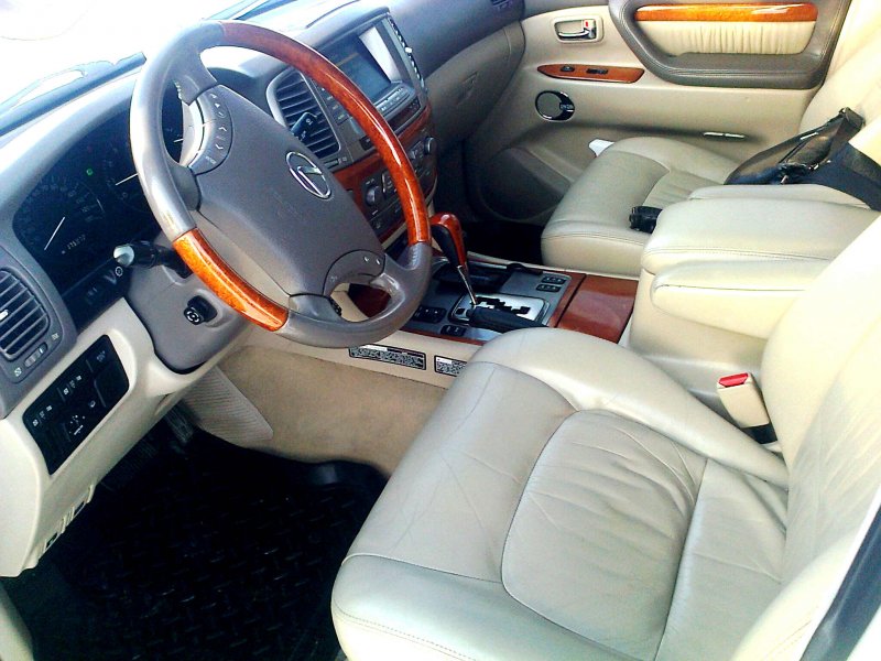 Лексус ЛХ 470 2005 салон