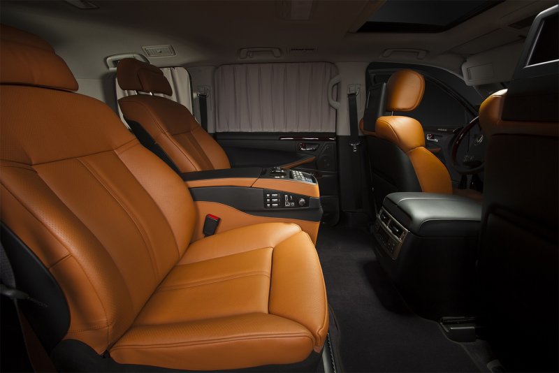 Lexus GX 570 салон