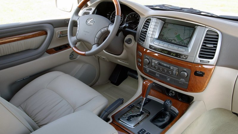Лексус LX 2006 салон