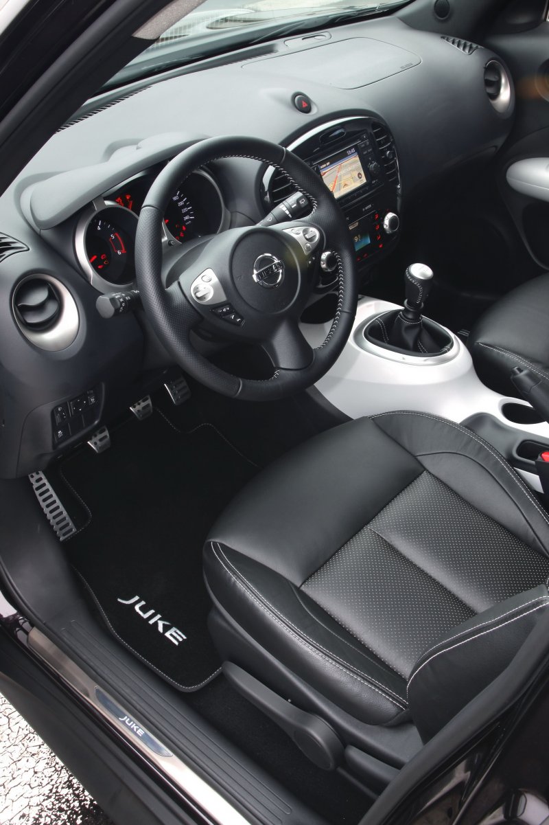 Nissan Juke 2010 салон