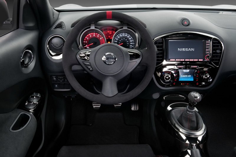 Nissan Juke 2011 салон