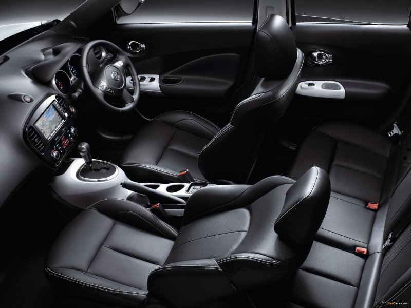 Nissan Juke 2010 салон