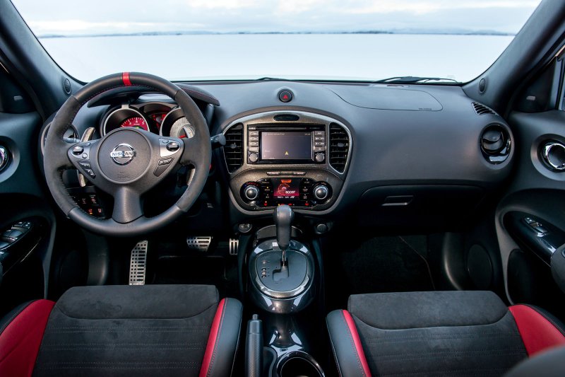 Nissan Juke 2015 салон