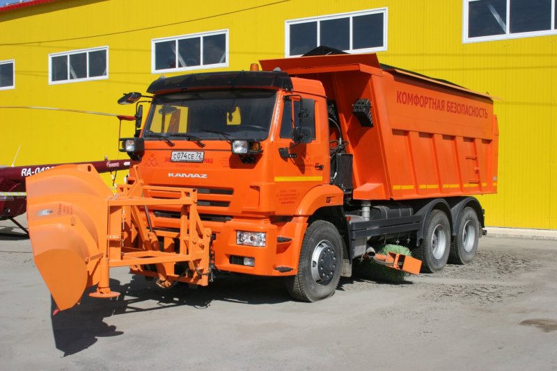 КАМАЗ 6520 КДМ скоростной отвал