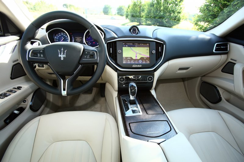 Maserati Ghibli 2014 салон