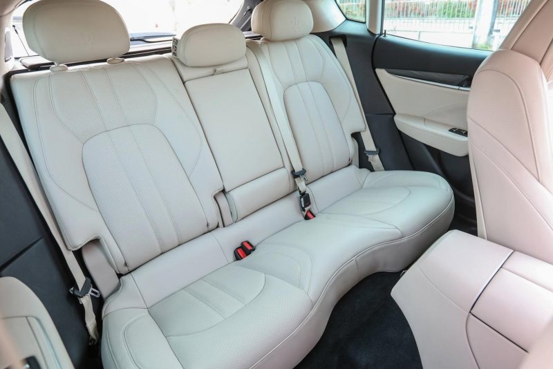 Maserati Levante салон