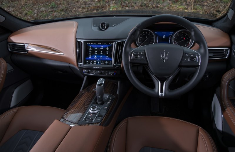 Maserati Levante 2021 салон
