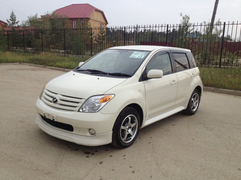 Toyota ist 2005 г.в
