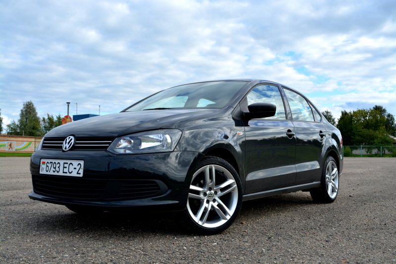 Polo sedan r17