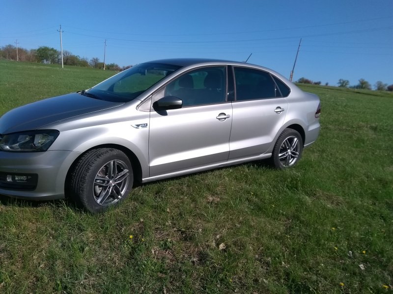 Polo sedan r16