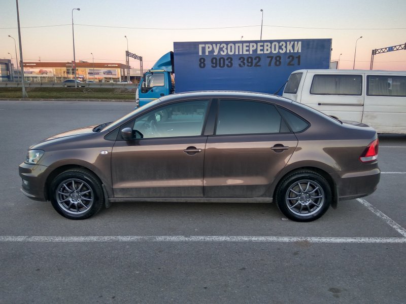 Volkswagen Polo sedan диски r15
