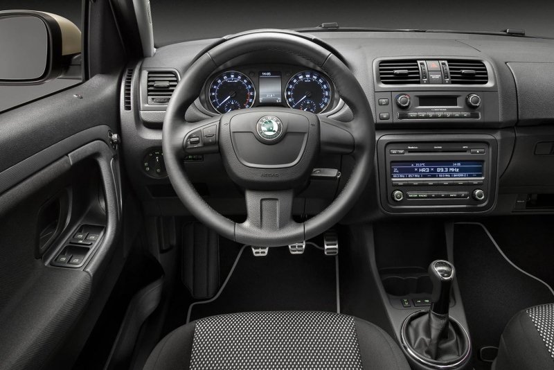 Skoda Roomster Scout салон