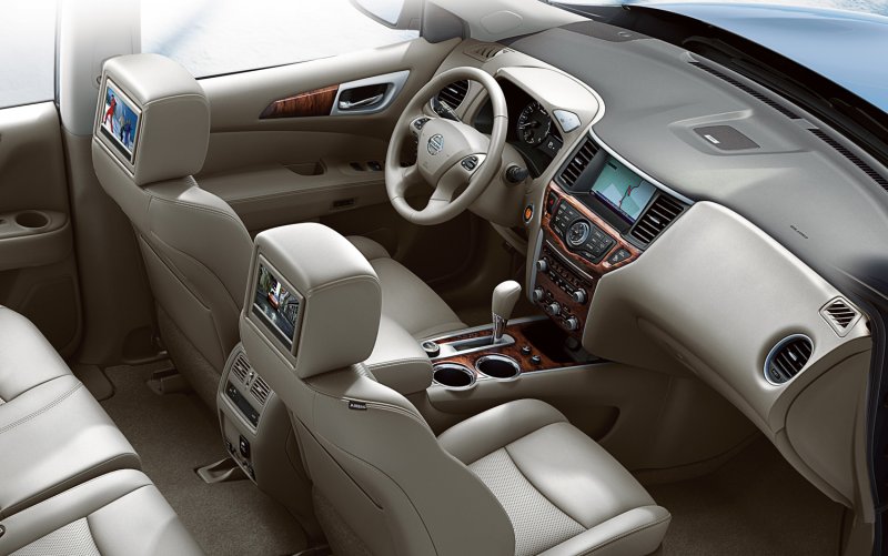 Nissan Pathfinder 2012 салон
