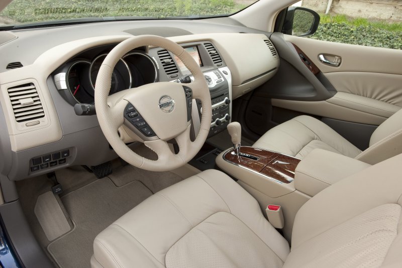 Nissan Murano 2010 внутри