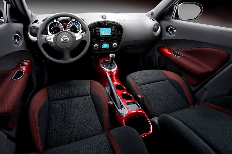 Nissan Juke 2012 салон красный