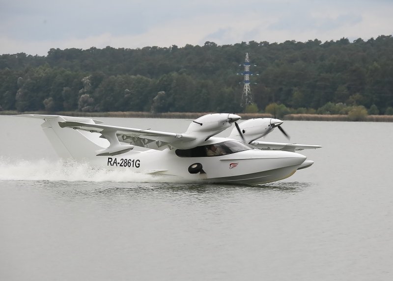 Самолет-амфибия л-42 "Чайка"
