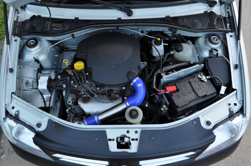Renault Logan 2 уплотнитель капота