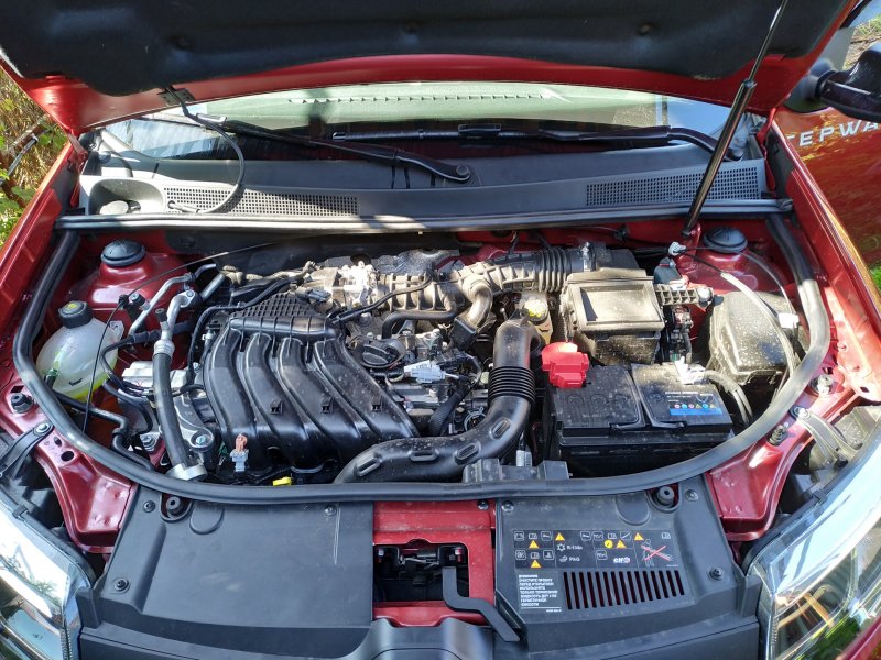 Renault Logan 2 уплотнитель капота