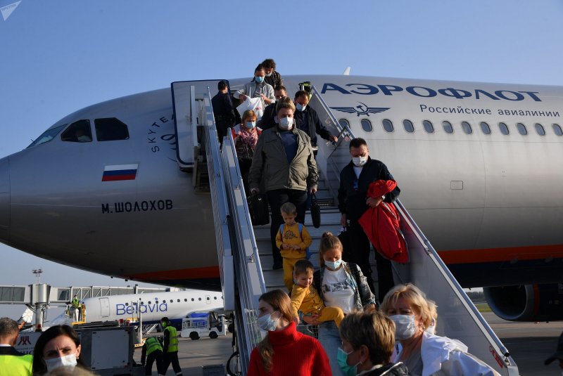 Остров из окна самолета