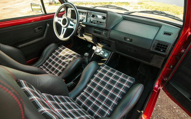 VW Golf mk1 GTI салон